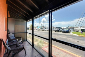 Quaint Naples Studio with Community Fitness Center